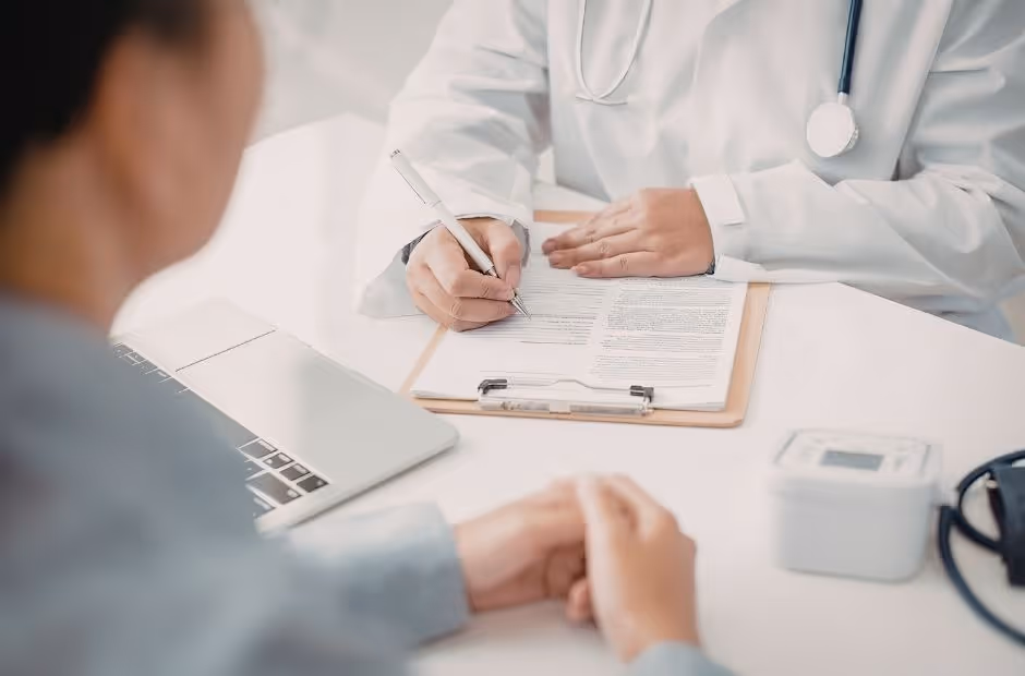 Consulta médica na Clínica CEMA